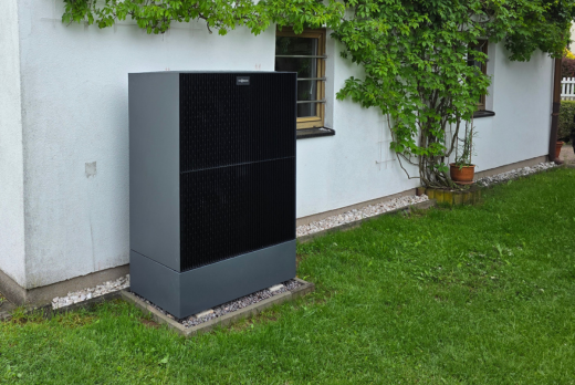 Wärmepumpe an Hauswand MAXX SOLAR